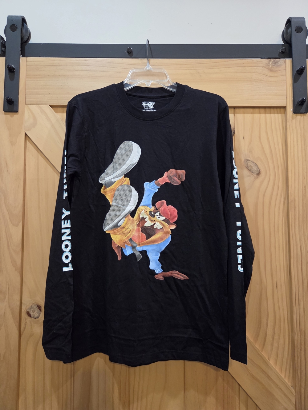 NWT | Looney Tunes Tazmanian Devil Long Sleeve Graphic T-Shirt | Medium